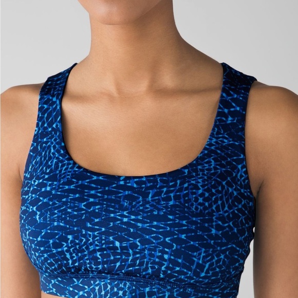Lululemon Energy Bra (Exhale)
Samba Snake Kayak Blue Hero Blue / Hero Black - Picture 2 of 7